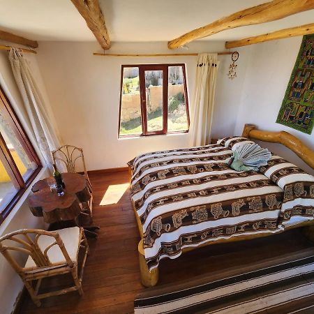 Hostal Puerta Del Sol Isla del Sol Bagian luar foto