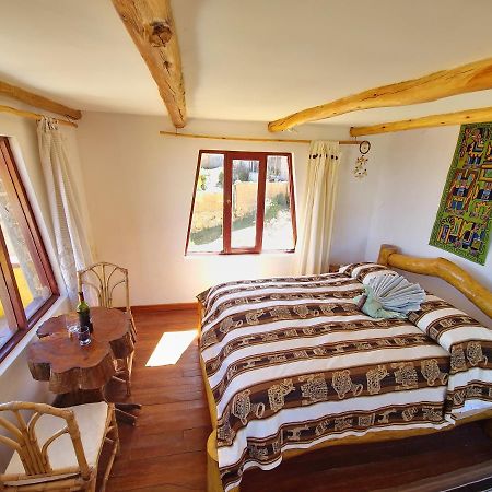 Hostal Puerta Del Sol Isla del Sol Bagian luar foto