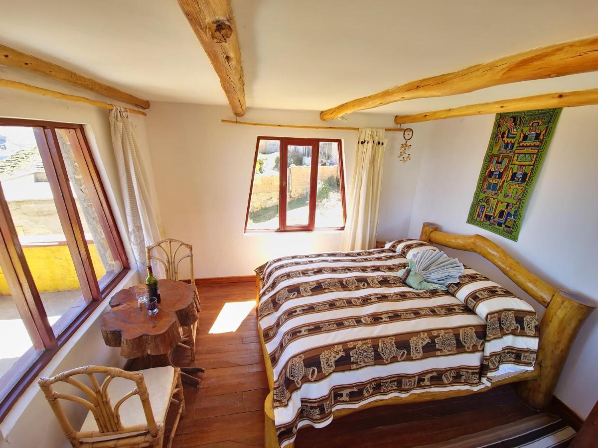 Hostal Puerta Del Sol Isla del Sol Bagian luar foto