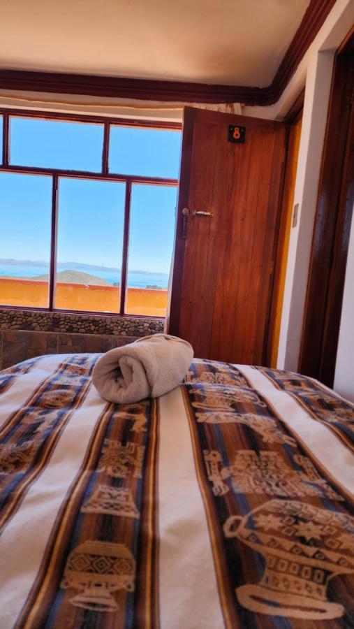 Hostal Puerta Del Sol Isla del Sol Bagian luar foto